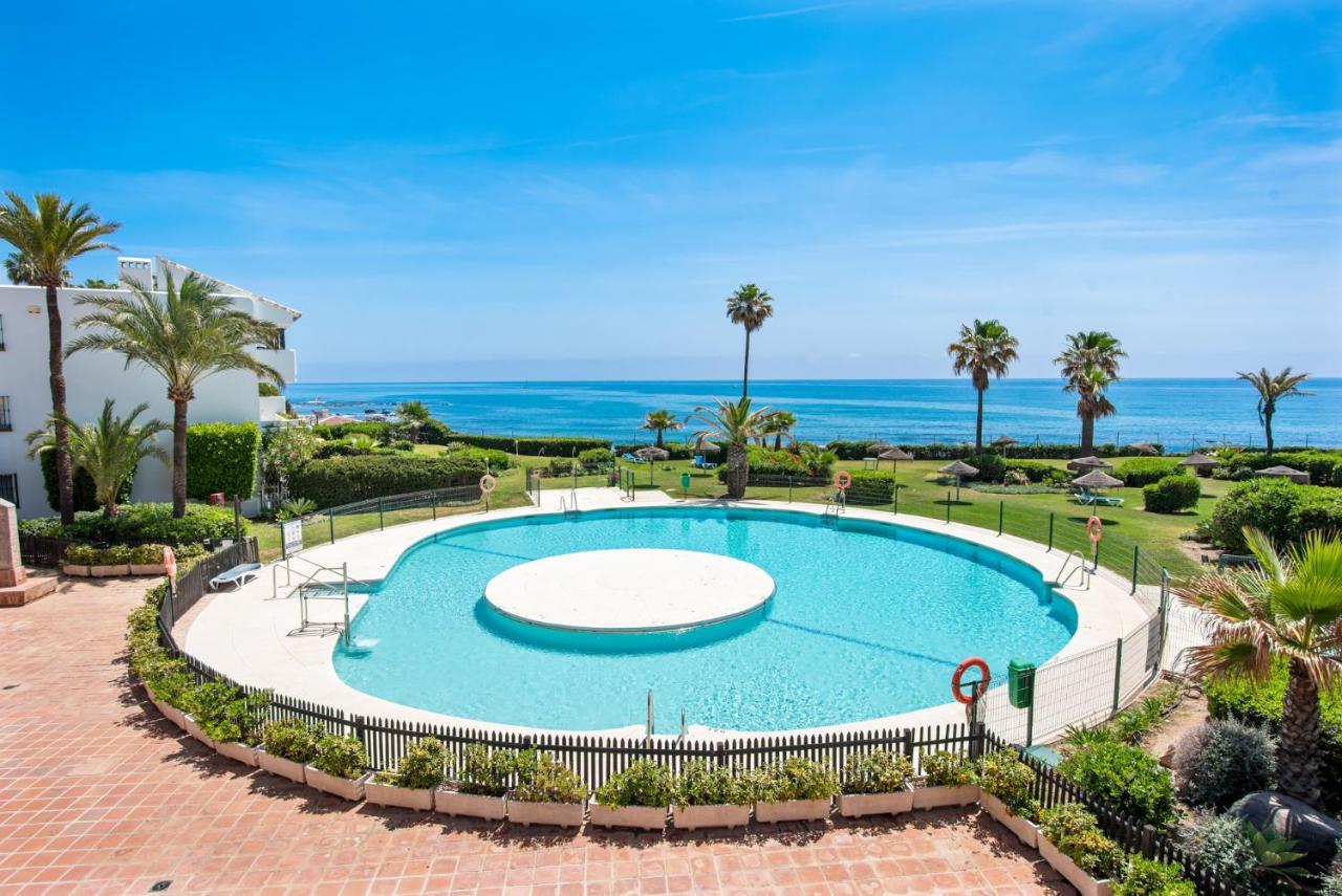 Frontline Beach Apartment Miraflores Sitio de Calahonda Luaran gambar