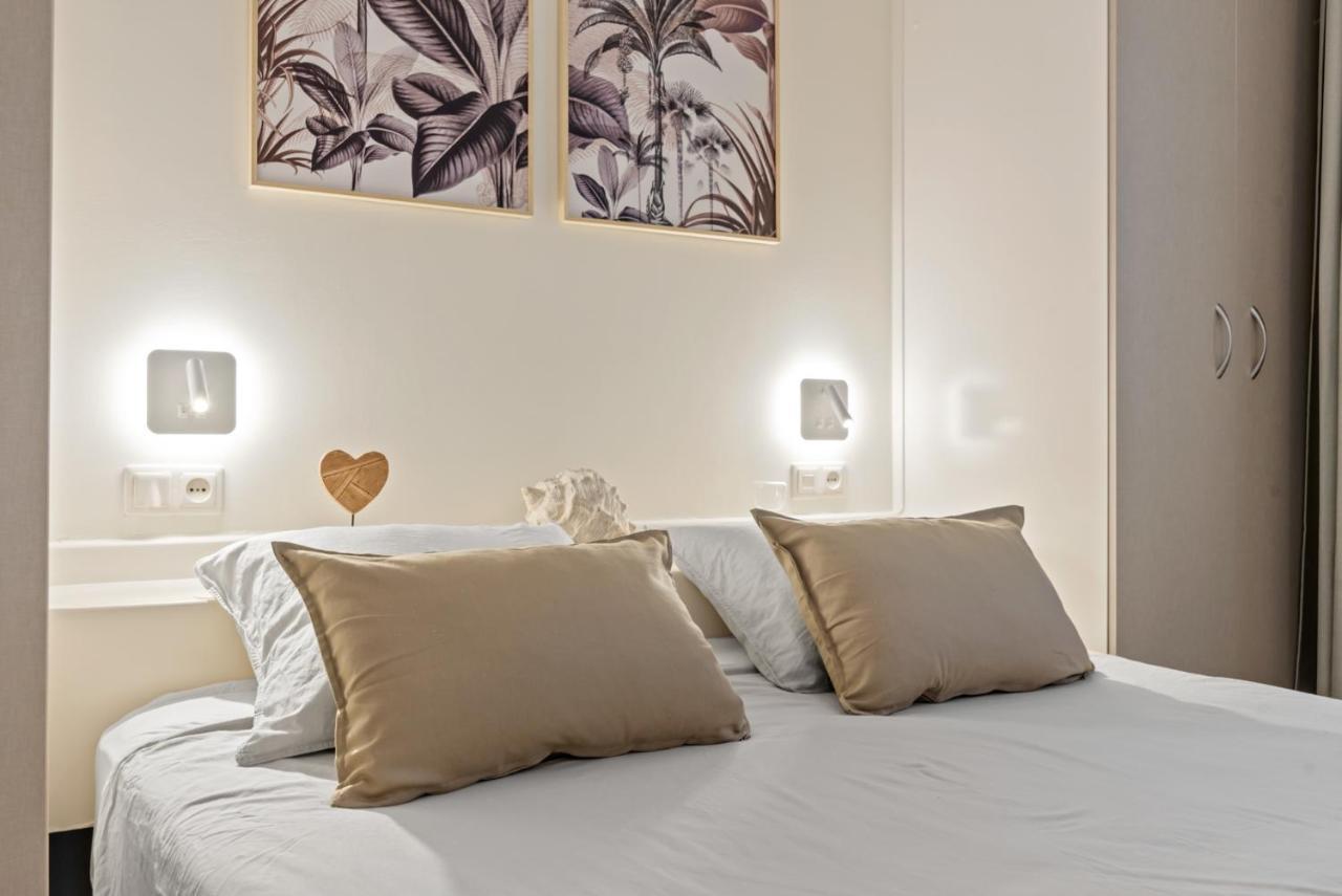 Frontline Beach Apartment Miraflores Sitio de Calahonda Luaran gambar