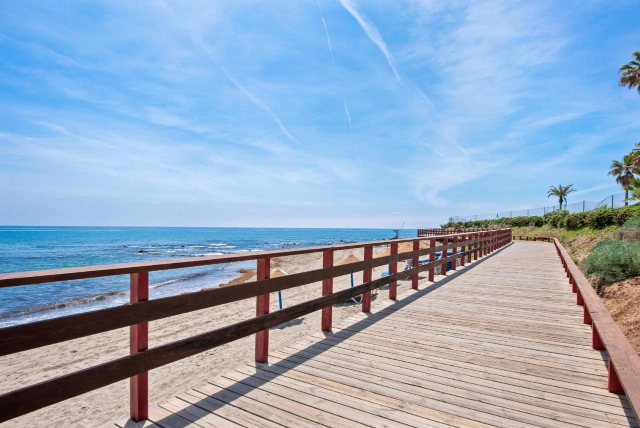 Frontline Beach Apartment Miraflores Sitio de Calahonda Luaran gambar